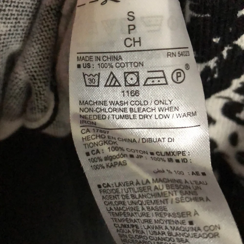 Old Navy sweater - Picture 3 of 5